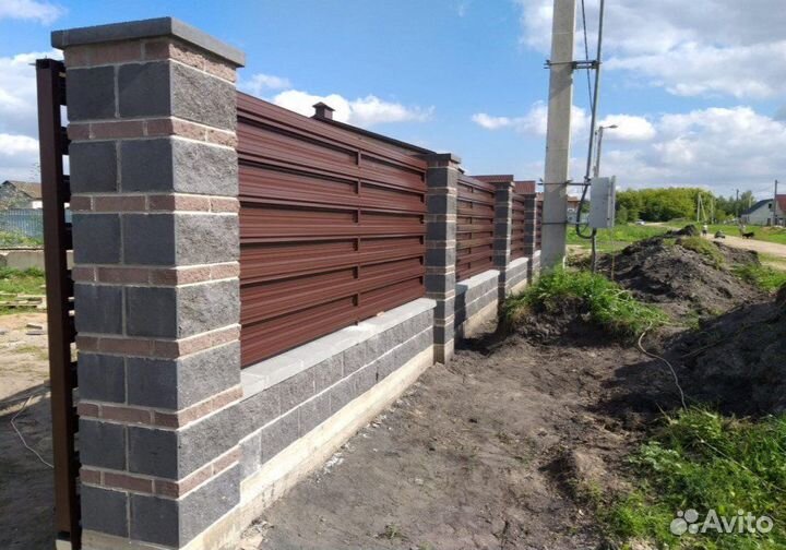 Заборы на ленточном фундаменте в Торопце