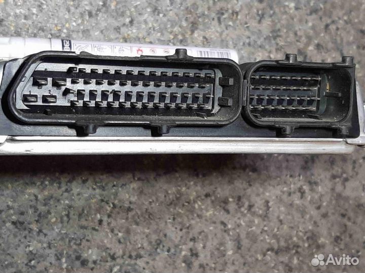 Блок управления двигателем Volkswagen Passat