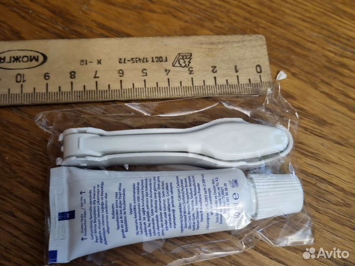 Зубная щётка в футляре с пастой. Дорожный набор