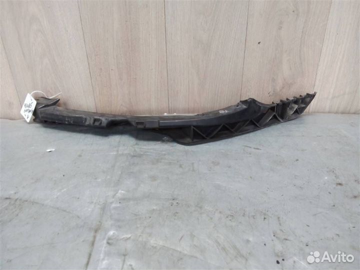 Кронштейн переднего бампера левый от Skoda Octavi