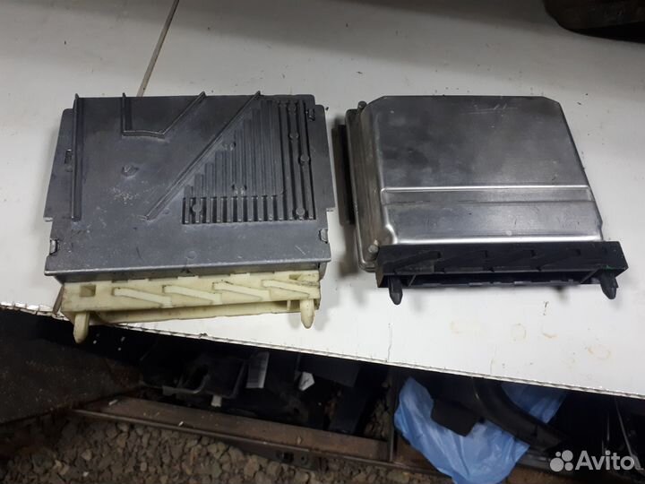 Блок управления двс volvo XC90 2,9 л автомат