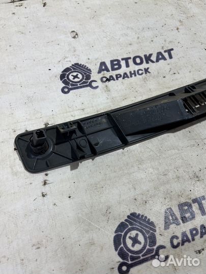 Накладка торпедо левая Nissan Primera P11