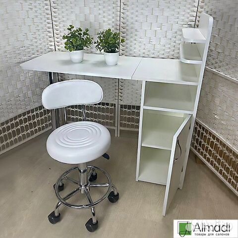 Маникюрный стол складной