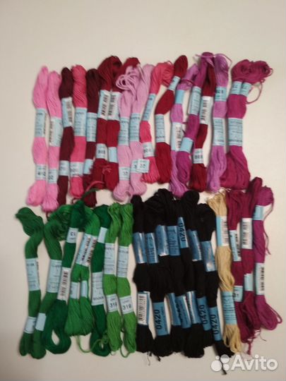 Нитки мулине разные