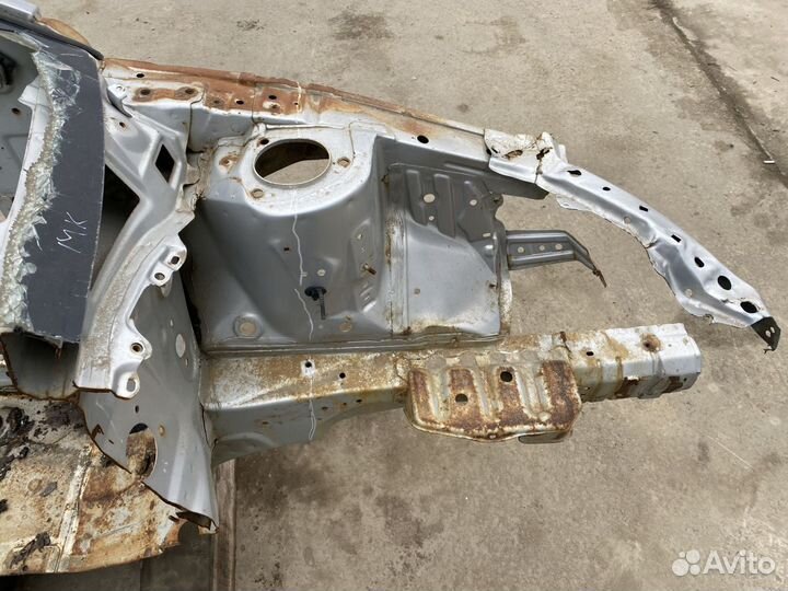 Лонжерон Geely MK Лев