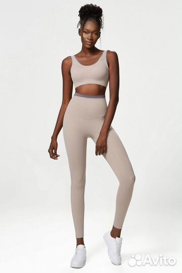 Костюм для йоги и фитнеса