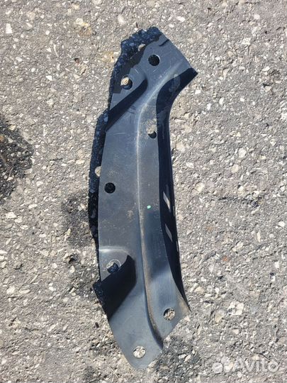 Кронштейн фары левый верхний polo mk5