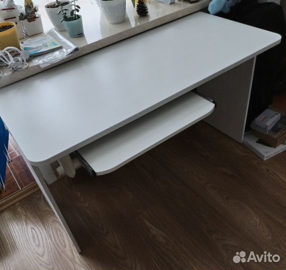 Стол компьютерный