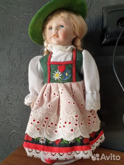 Кукла коллекционная Швейцария