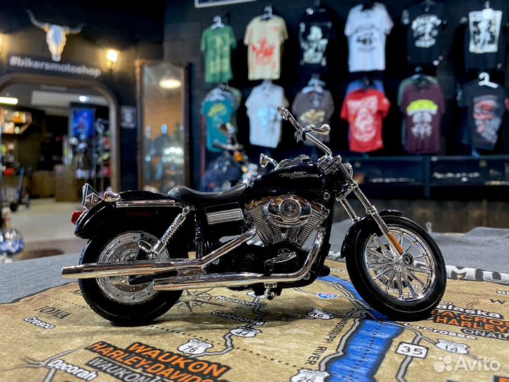 Модель мото Harley Davidson 2006 Dyna Street Bob