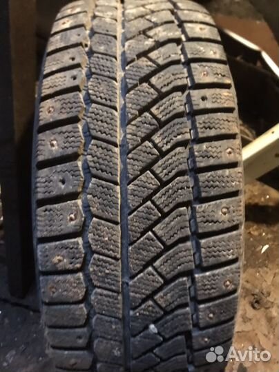 Viatti Bosco Nordico V-523 215/60 R16