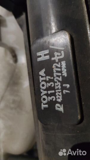 Радиатор на Toyota Mark X