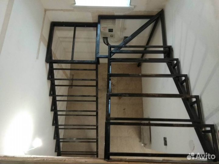 Изготовление металлокаркасов лестниц