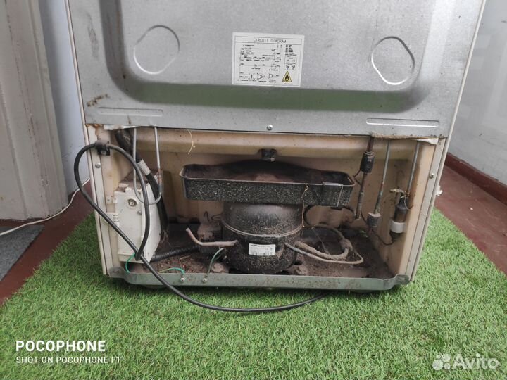 Холодильник бу под ремонт или на запчасти