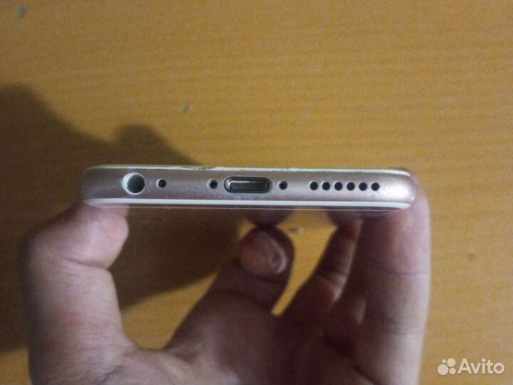 Телефон iPhone 6s