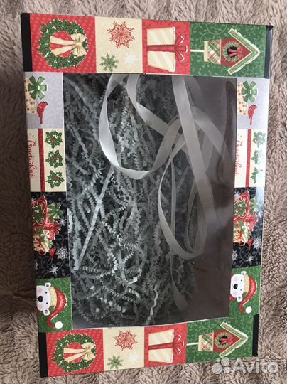 Подарочная коробка