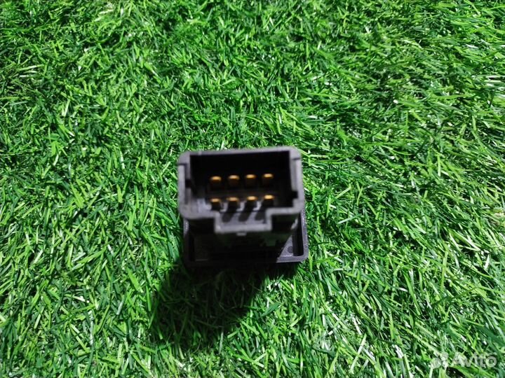 Кнопка аварийной сигнализации Renault Logan