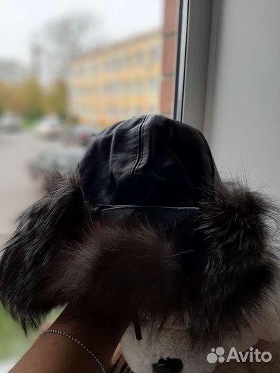 Женская шапка