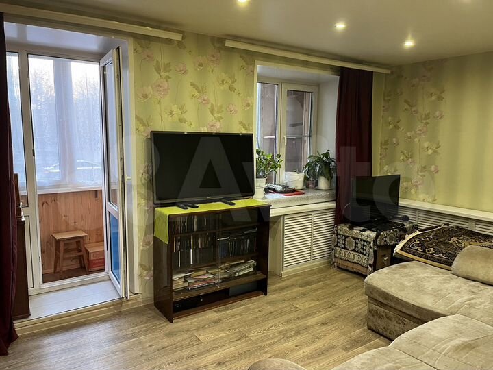 2-к. квартира, 42 м², 1/9 эт.
