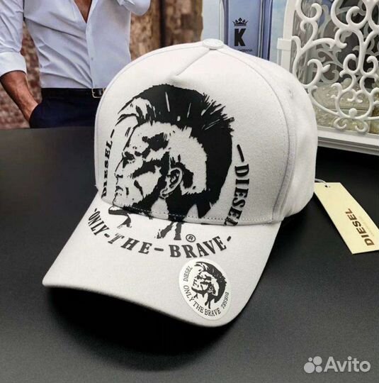 Бейсболка белая Diesel