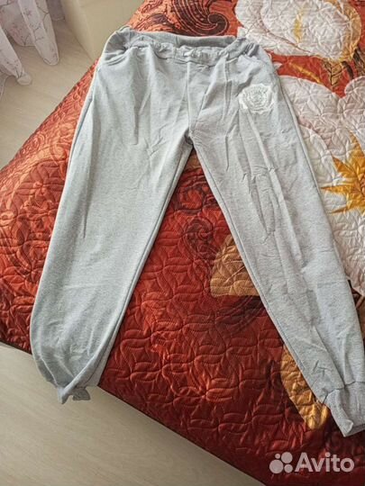 Спортивный костюм женский