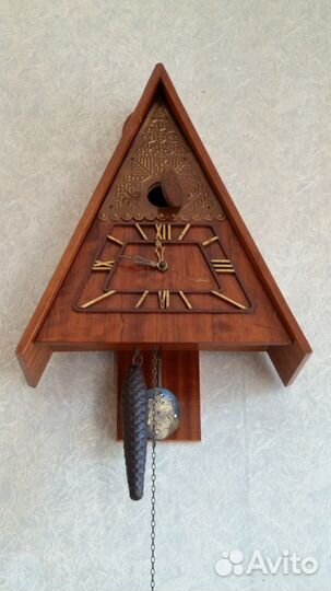 Настенные часы с кукушкой