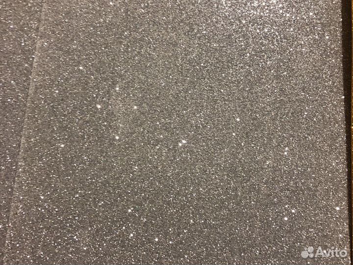 Фомаран с блестками на клейкой основе