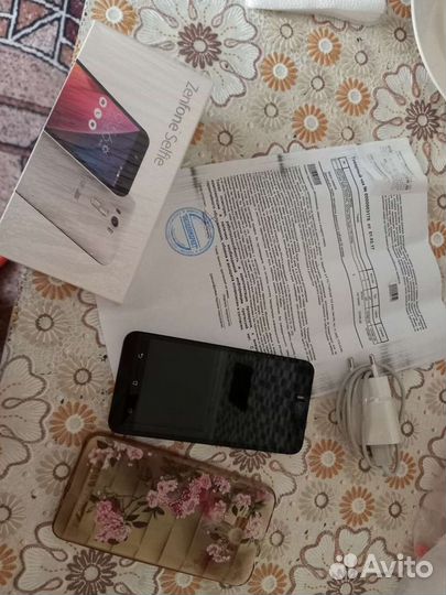 Asus Zenfone Selfie zd551kl
