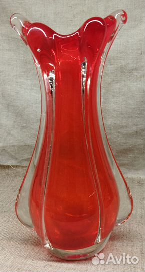 Ваза. Цветное Чешское стекло 22 см. из СССР