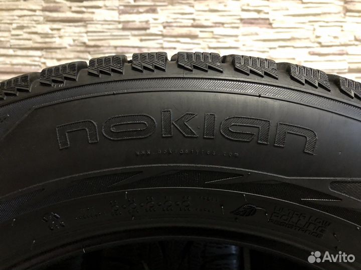 Nokian Tyres Hakkapeliitta R2 SUV 235/60 R18 107R