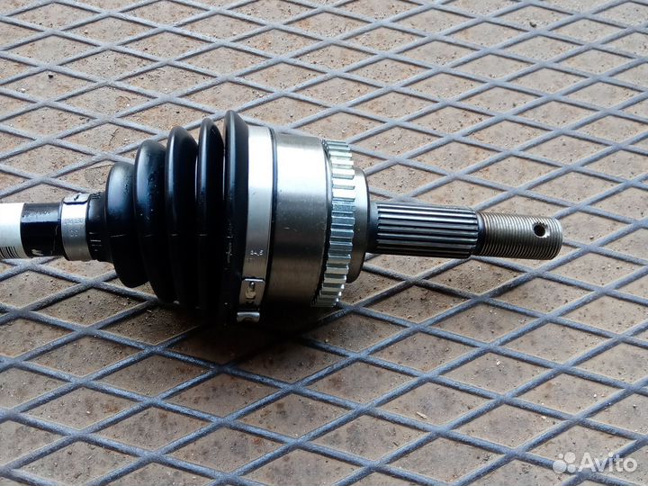 Привод правый Ниссан Альмера N16