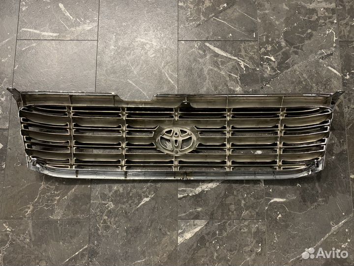 Решетка радиатора toyota land cruiser 100 (Китай)