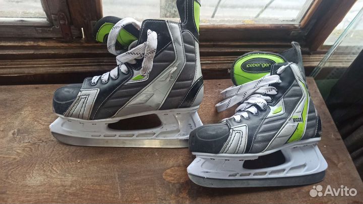 Коньки хоккейные