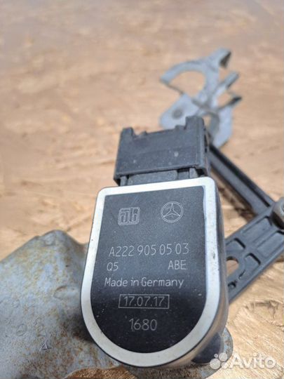 Датчик положения кузова задний Mercedes Benz C43