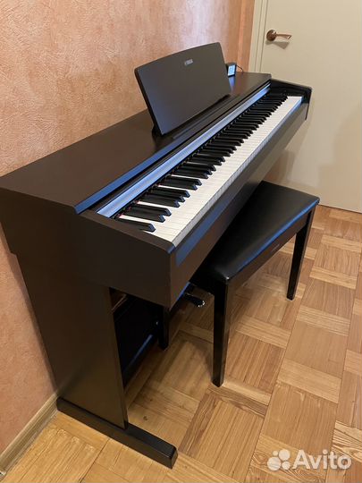 Электронное пианино Yamaha YDP-142 + банкетка