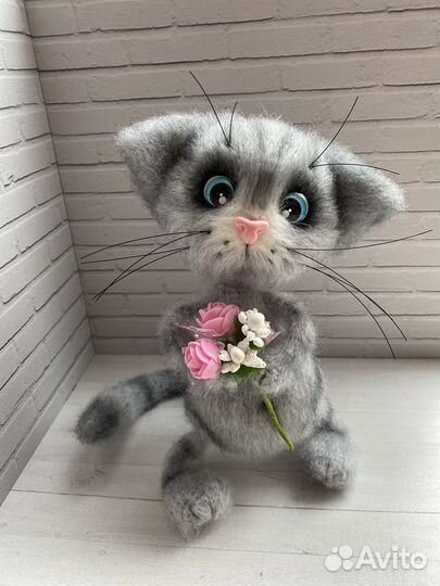 Котики Интерьерная вязаная игрушка