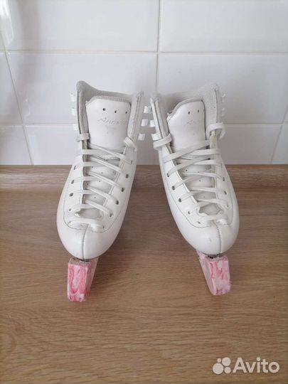 Коньки фигурные