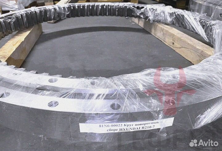 Опорно-поворотный круг Hyundai R210LC-7A