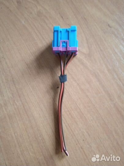 Разъем (фишка) с проводами Volkswagen Polo хетчбек