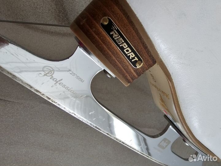 Фигурные коньки Risport Lux