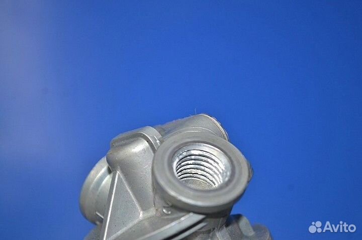 Выпускной клапан ручного тормоза iveco Stralis (01