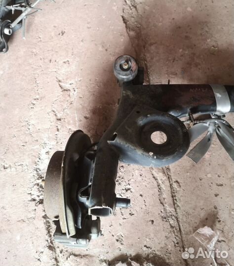 Балка подвески зад toyota ipsum acm21