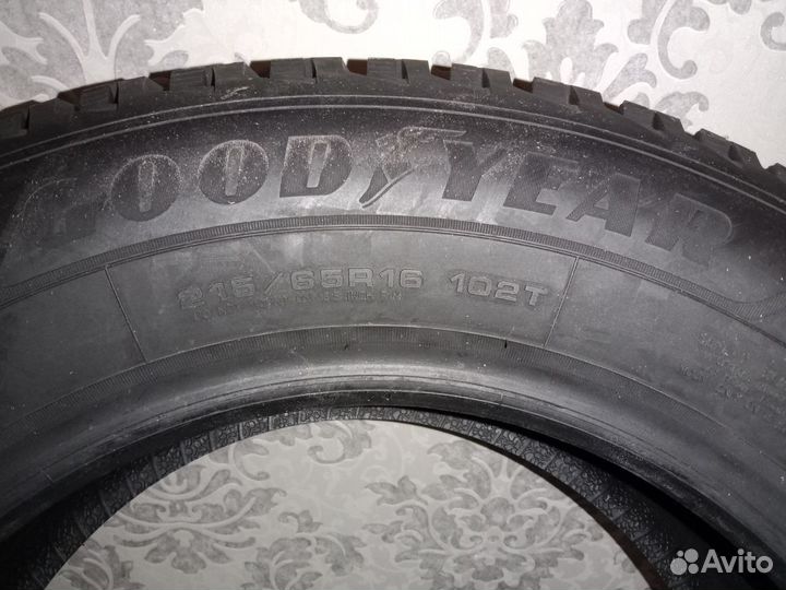 Goodyear Ultra Grip Ice Arctic 2 215/65 R16 102T