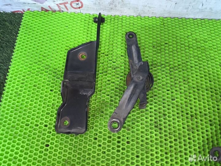 Петли капота Chevrolet Tahoe GMT400