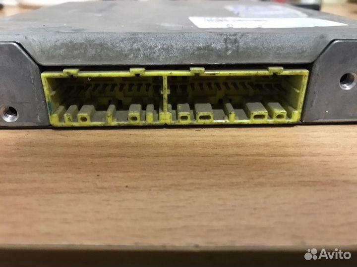 Блок управления двс Suzuki Escudo