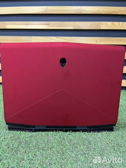 Великолепный игровой ноутбук Alienware m15