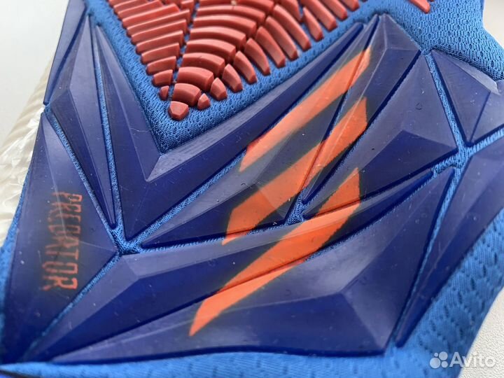 Футбольные перчатки adidas