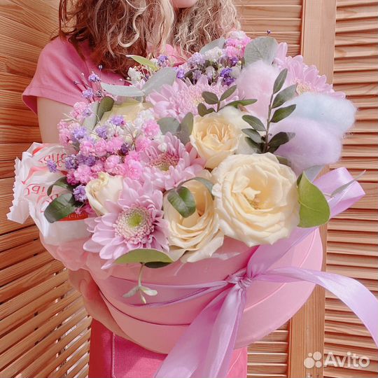 Цветы в коробке со сладостями мини