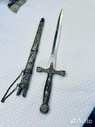 Сувенир из бронзы