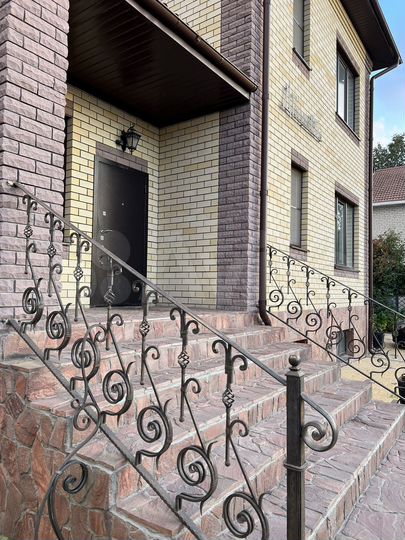 Коттедж 391 м² на участке 12 сот.